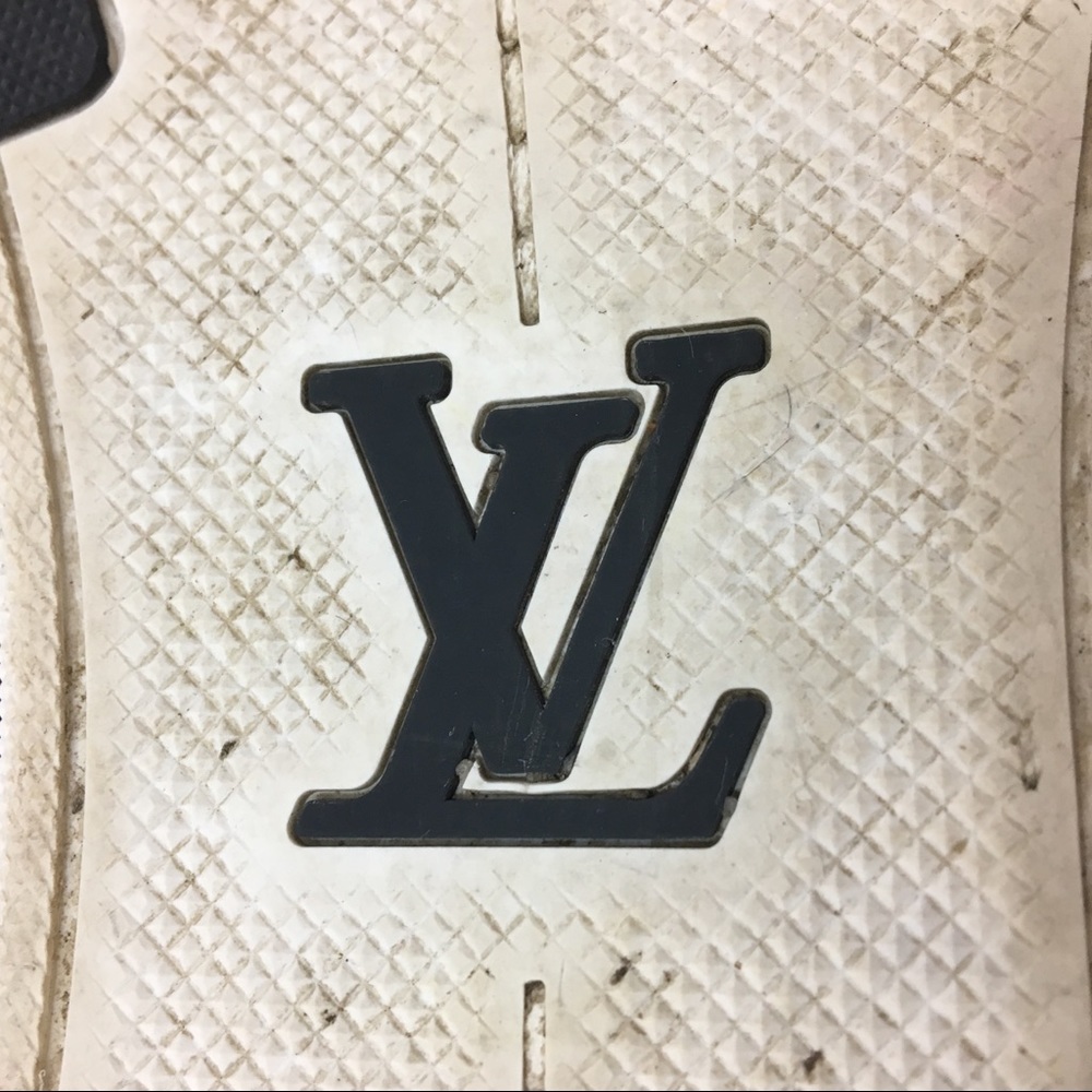 Louis Vuitton Damier Men’s Size 8.5 Ace Sneakers - Picture 5 of 8